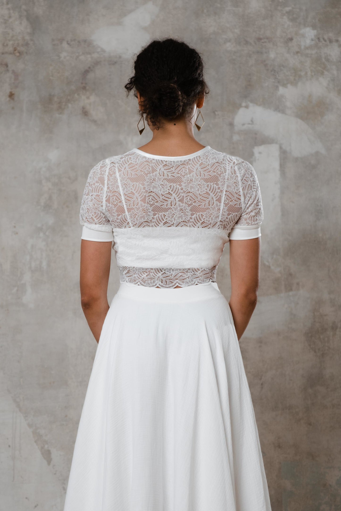 Kurzes semitransparentes Brautop