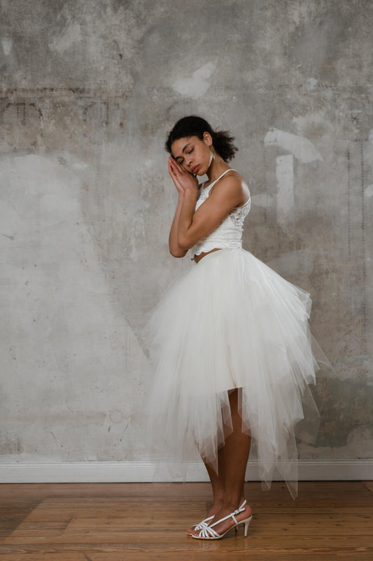 Midi Brautrock mit Zipfelvolants aus Tüll