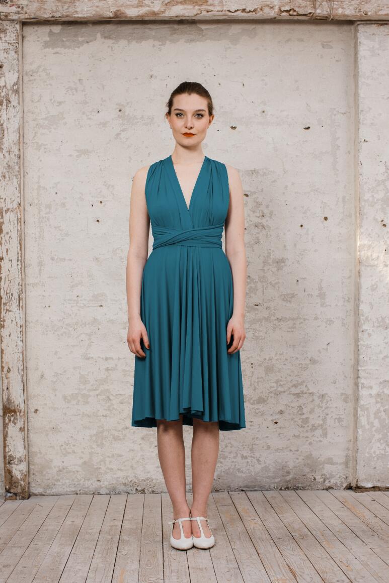 Infinity Dress kurzes Multitie-Kleid in Petrol