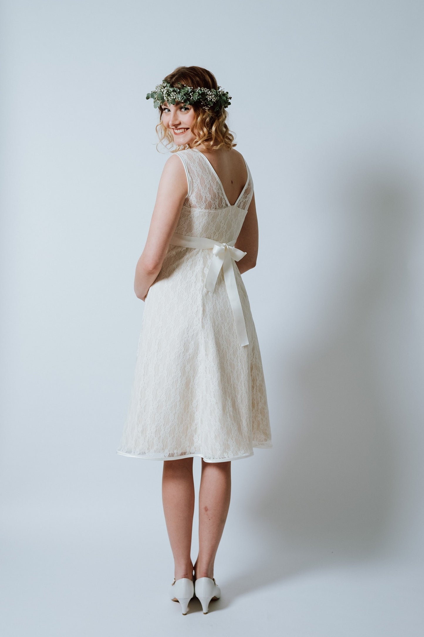 Schwangerschaftsbrautkleid kurz feiner Spitze