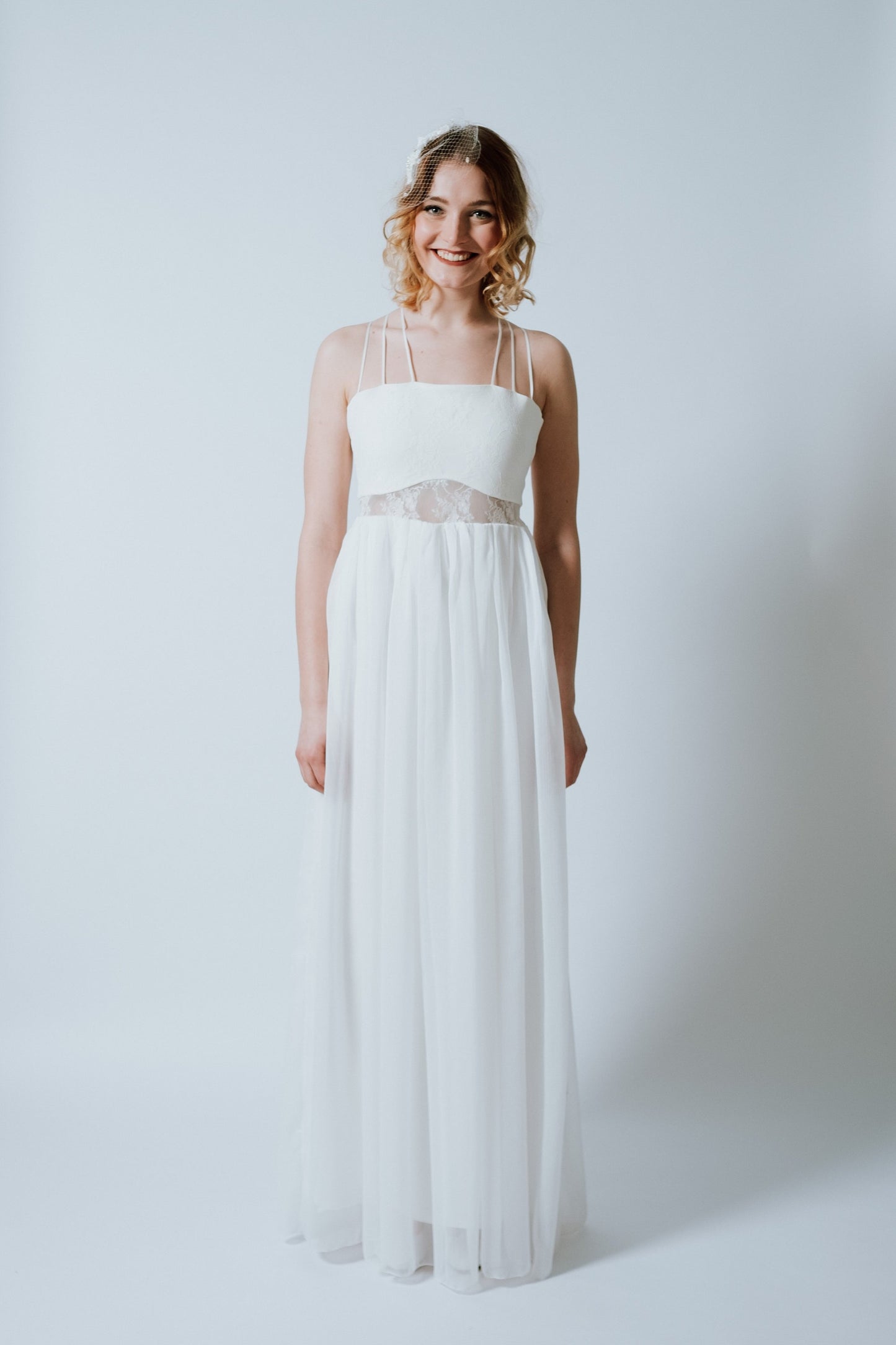 Boho Brautkleid mit feinen Trägern