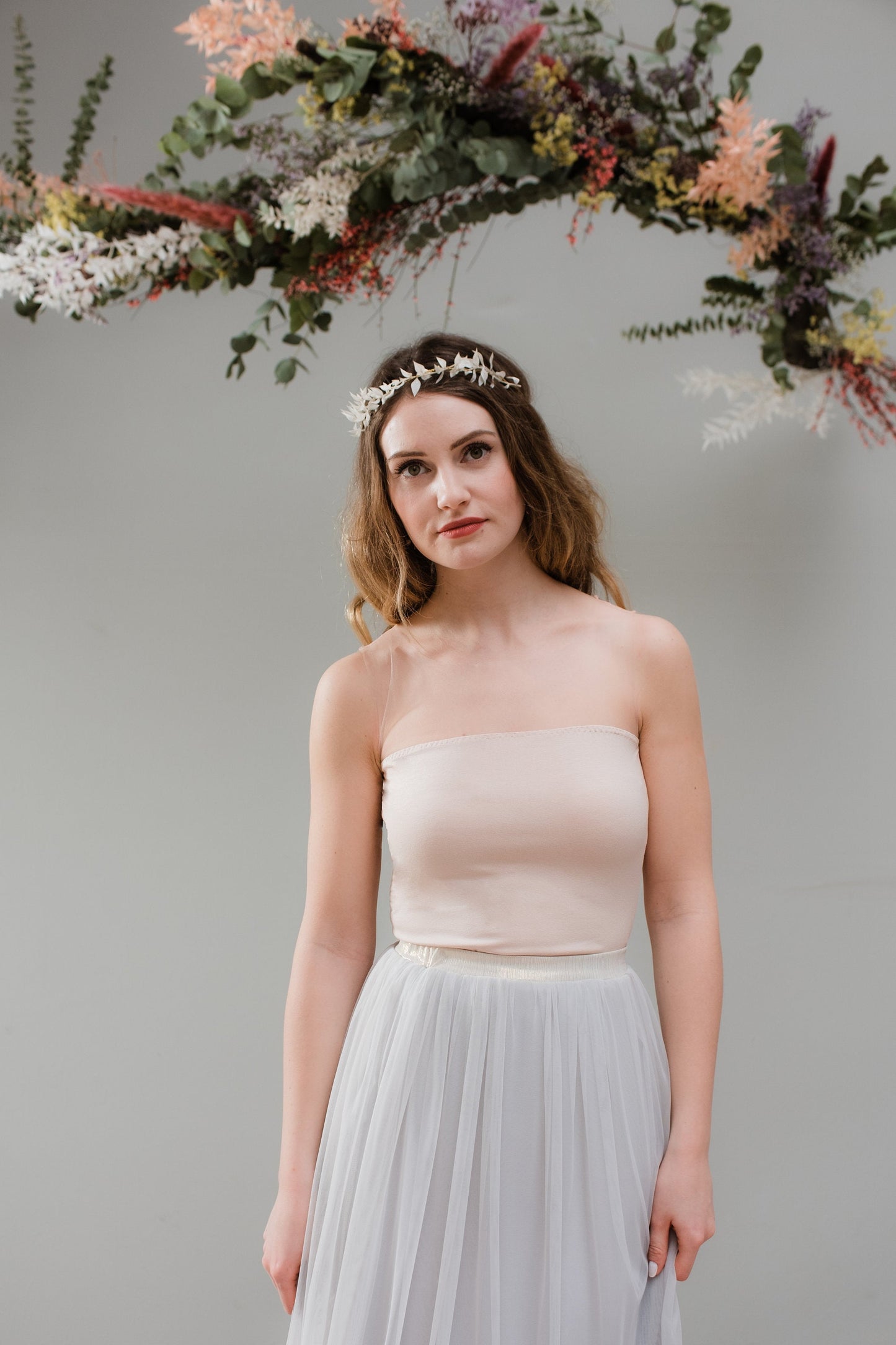 Brautrock in blaugrau