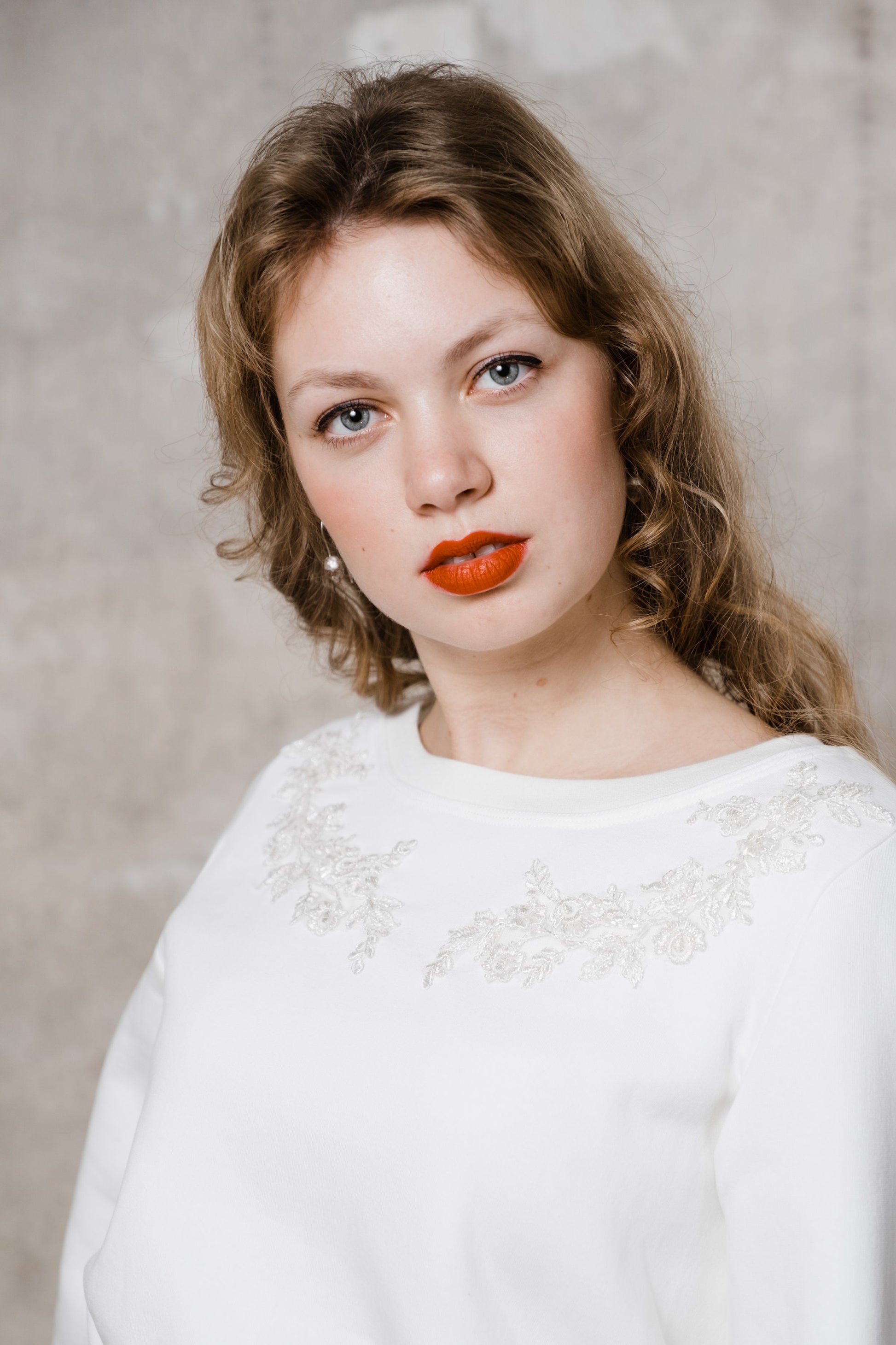 Braut Sweatshirt mit Stickerei