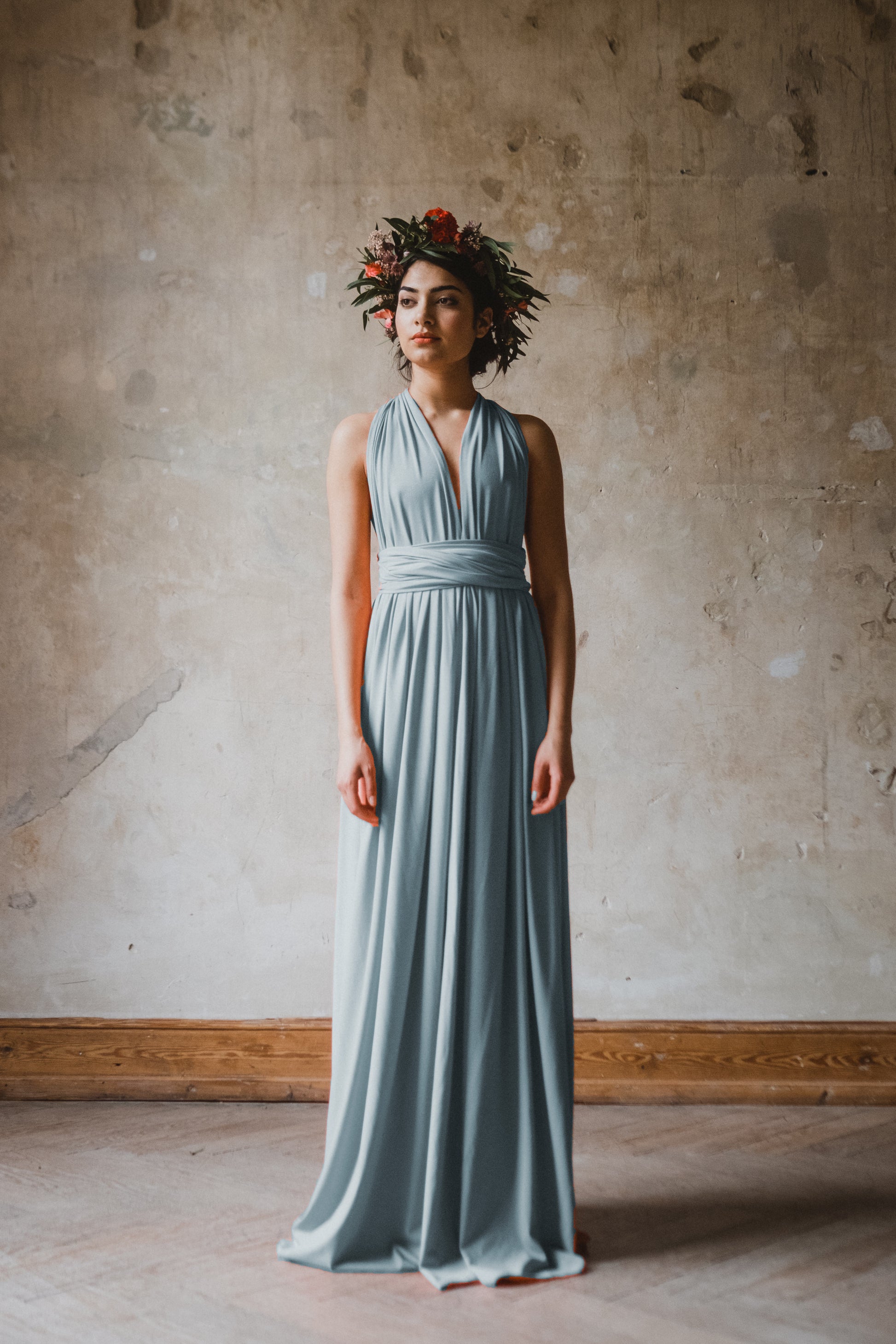 Infinity Dress  langes Multitie-Kleid in Silberblau